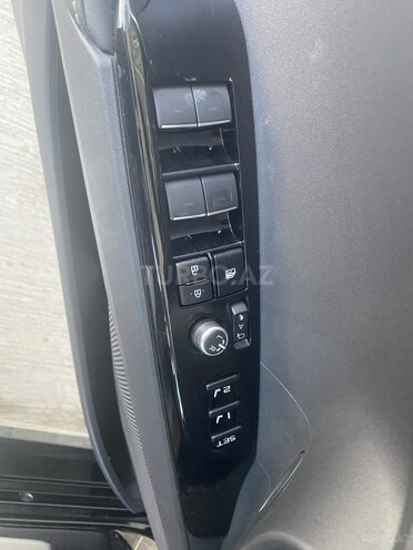 Toyota Camry-14