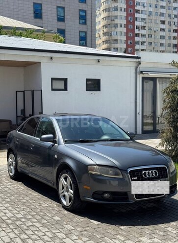 Audi A4-3