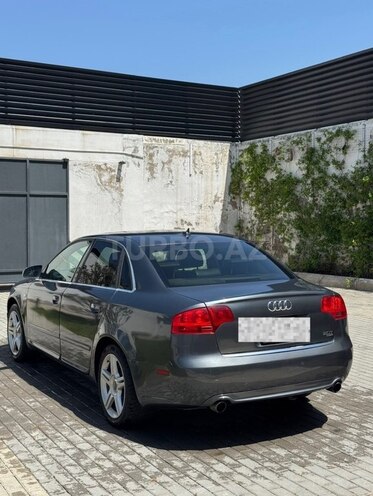 Audi A4-4