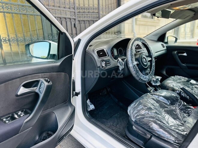 Volkswagen Polo-7