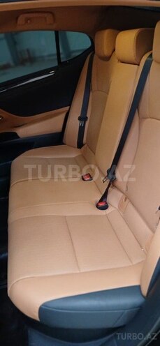 Lexus ES 300h-11