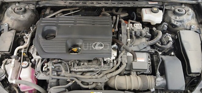 Lexus ES 300h-21
