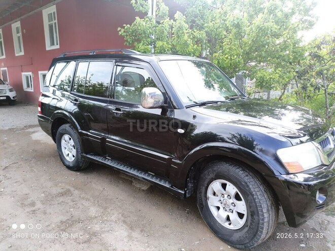 Mitsubishi Pajero-2