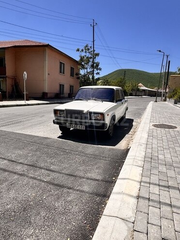 LADA (VAZ) 2107-2