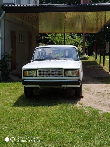 LADA (VAZ) 2107-2