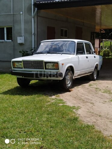 LADA (VAZ) 2107-1