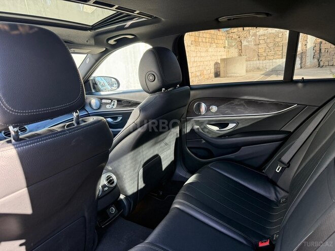 Mercedes E 300-16
