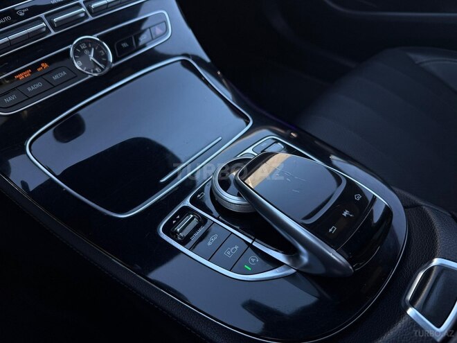 Mercedes E 300-10