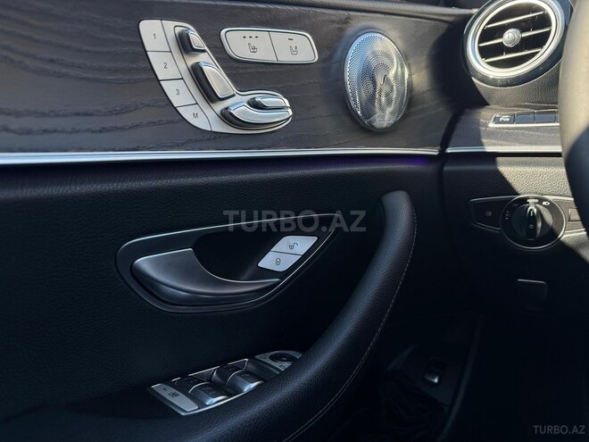 Mercedes E 300-5