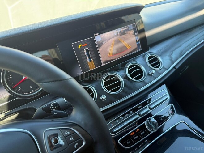 Mercedes E 300-11