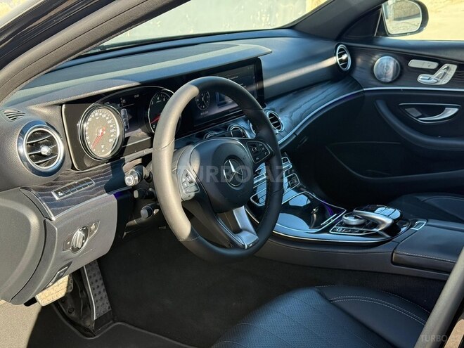 Mercedes E 300-8