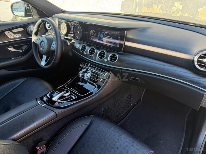 Mercedes E 300-6