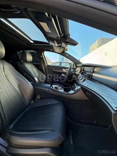 Mercedes E 300-9