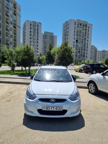 Hyundai Accent-1