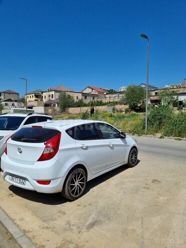 Hyundai Accent-3