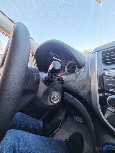 Hyundai Accent-8