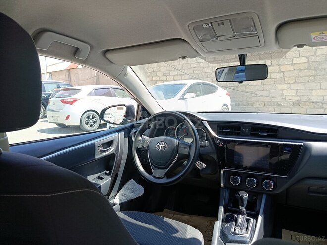 Toyota Corolla-13