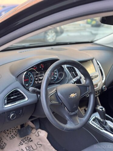Chevrolet Cruze-13