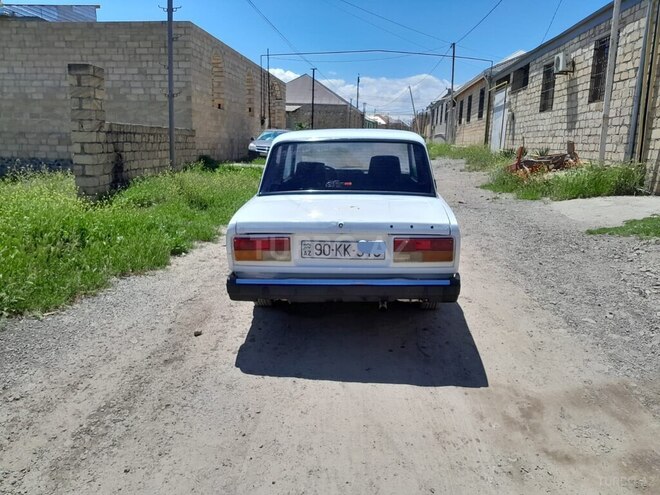 LADA (VAZ) 2107-2