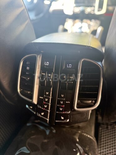 Porsche Cayenne S-4