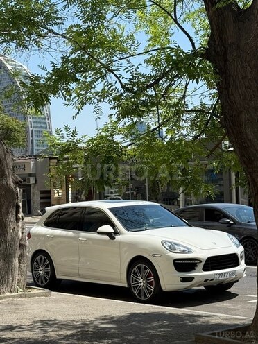 Porsche Cayenne S-2
