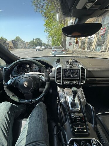 Porsche Cayenne S-3