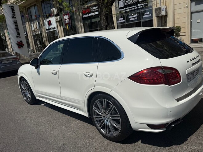 Porsche Cayenne S-9