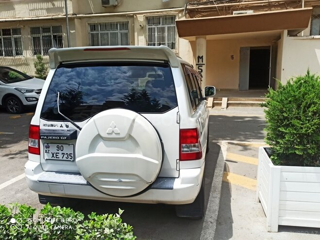 Mitsubishi Pajero io-2