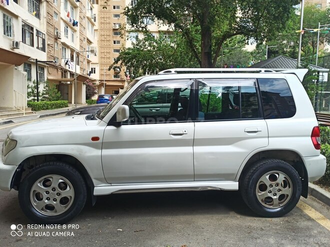Mitsubishi Pajero io-3