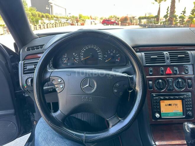 Mercedes E 220-8