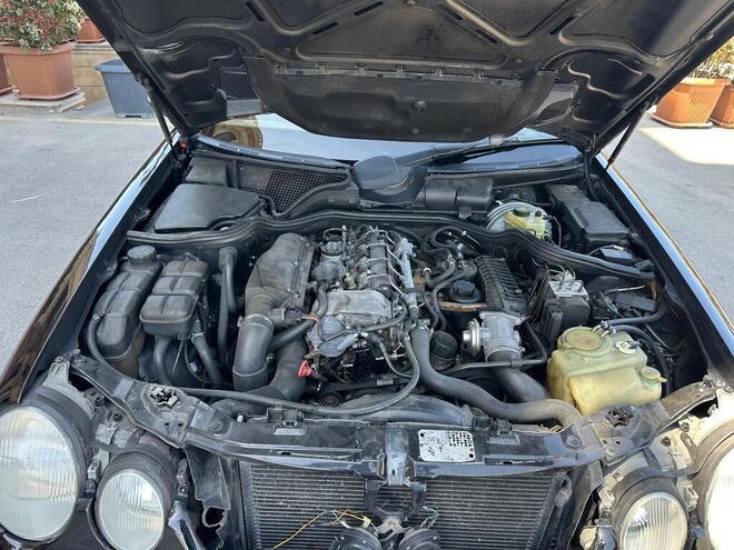 Mercedes E 220-4
