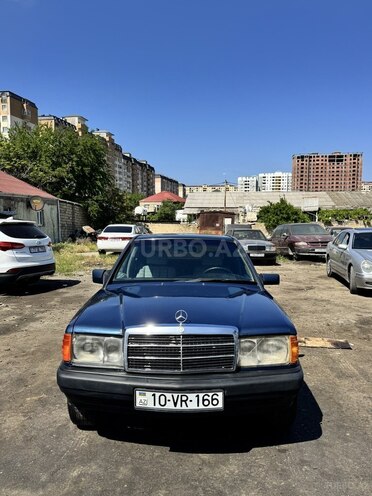 Mercedes 190-1
