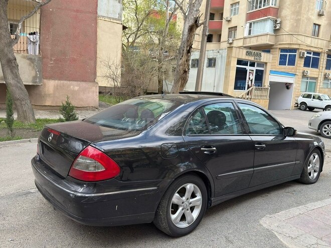 Mercedes E 200-2