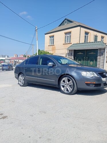 Volkswagen Passat-2