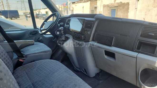 Ford Transit-7