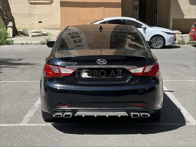 Hyundai Sonata-4