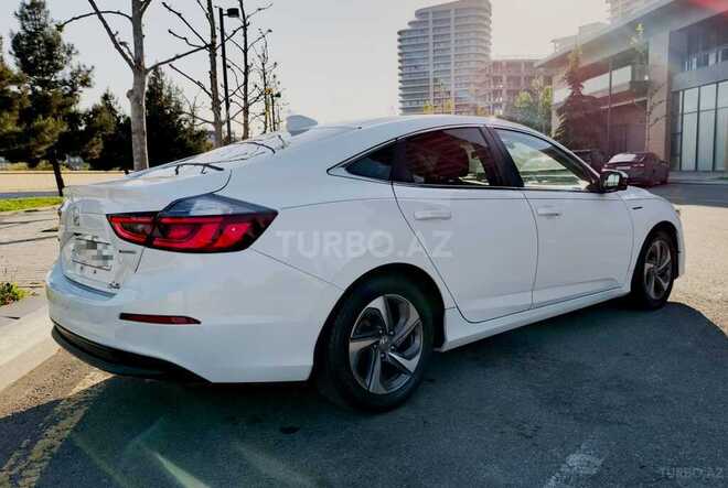 Honda Insight-3