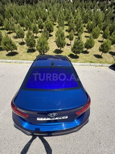 Hyundai Accent-3