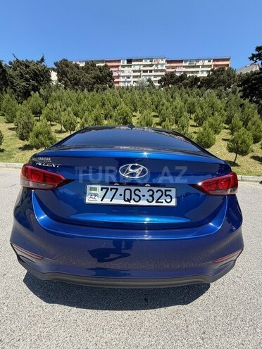 Hyundai Accent-5