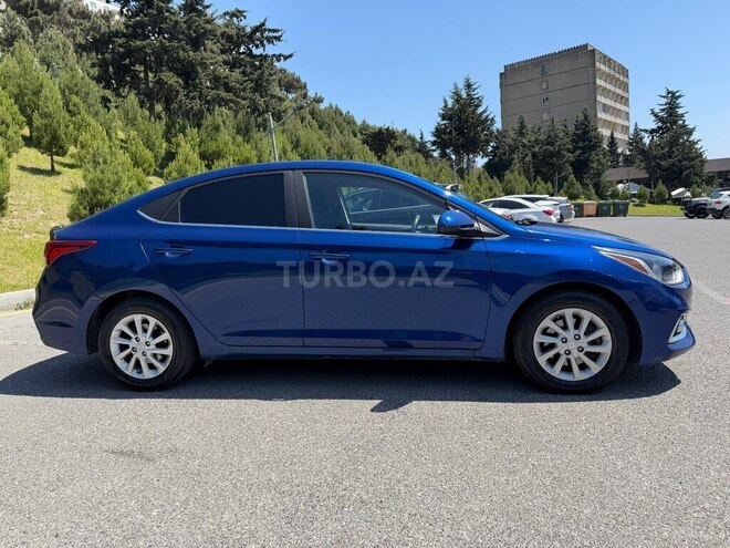 Hyundai Accent-4
