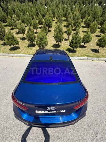 Hyundai Accent-6
