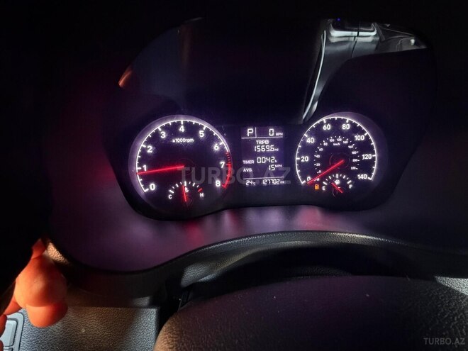 Hyundai Accent-10