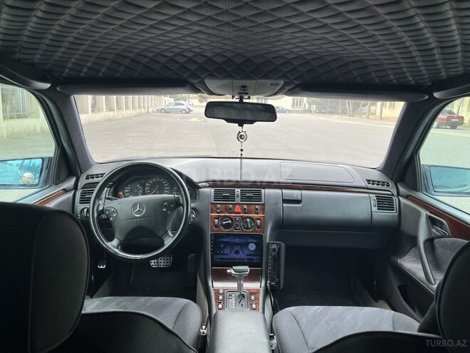 Mercedes E 200-9