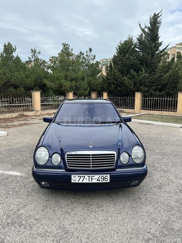 Mercedes E 200-1