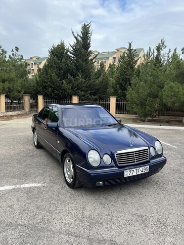 Mercedes E 200-2