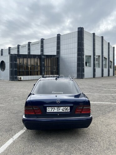 Mercedes E 200-4