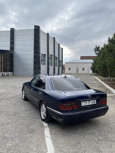 Mercedes E 200-5