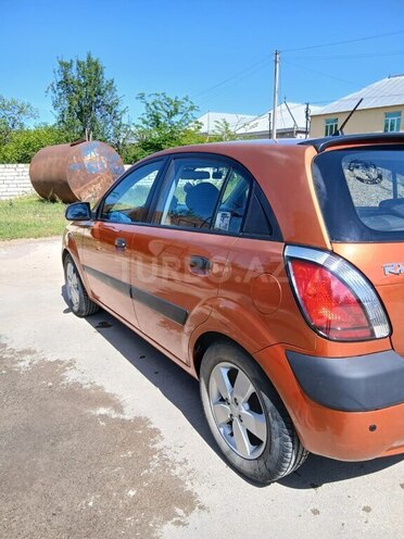 Kia Rio-5