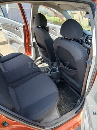 Kia Rio-12