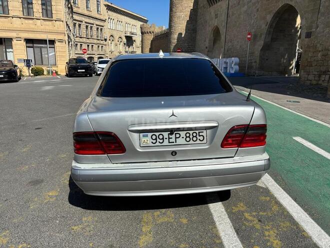 Mercedes E 220-4